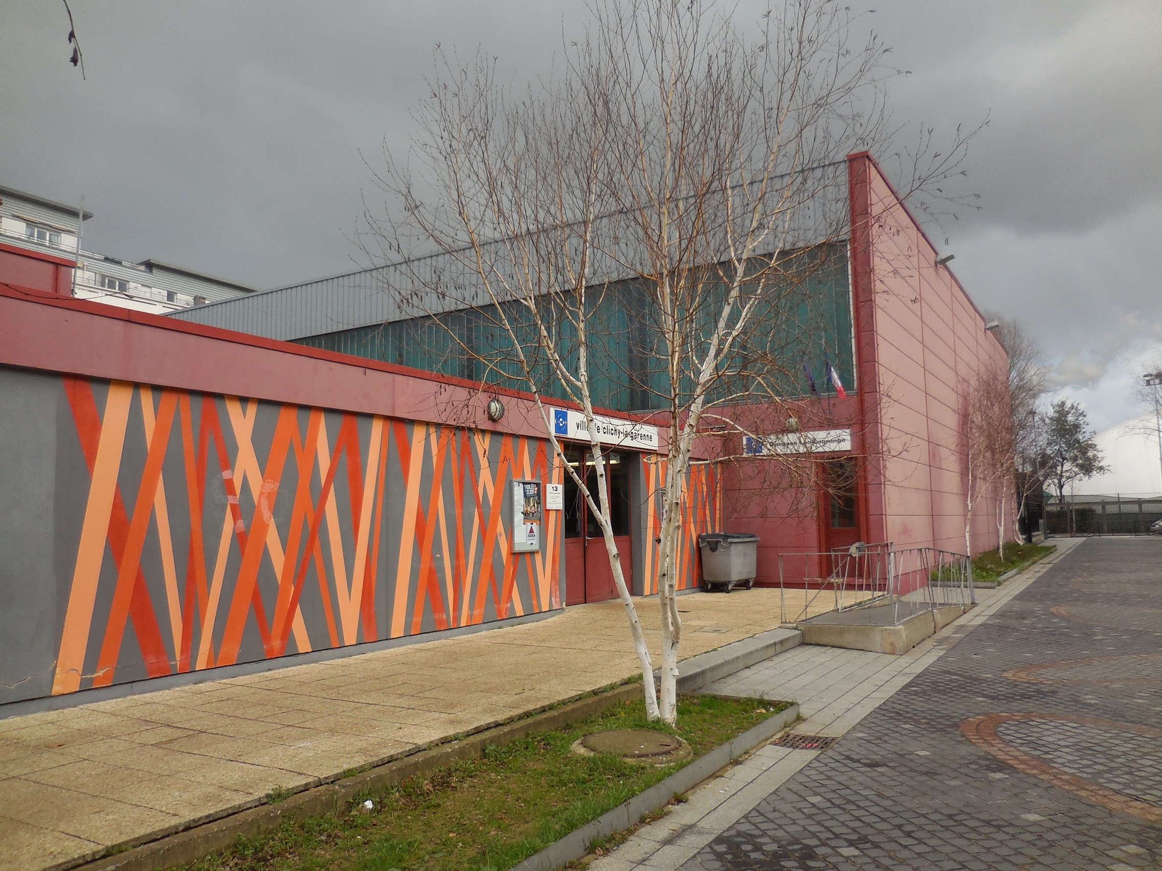 Lire la suite à propos de l’article CLICHY, PARVIS-TOUSSAINT-L-OUVERTURE