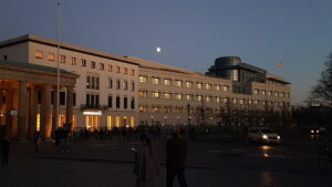 Lire la suite à propos de l’article BERLIN, PORTE-DE-BRANDEBOURG