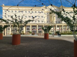 Lire la suite à propos de l’article BUSSY-SAINT-GEORGES, GRAND-PLACE