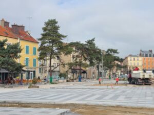 Lire la suite à propos de l’article CORBEIL-ESSONNES, PLACE-DU-COMTE-HAYMON