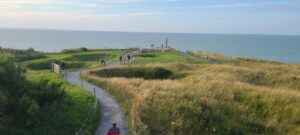 Lire la suite à propos de l’article CRICQUEVILLE-EN-BESSIN, MEMORIAL-POINTE-DU-HOCQ
