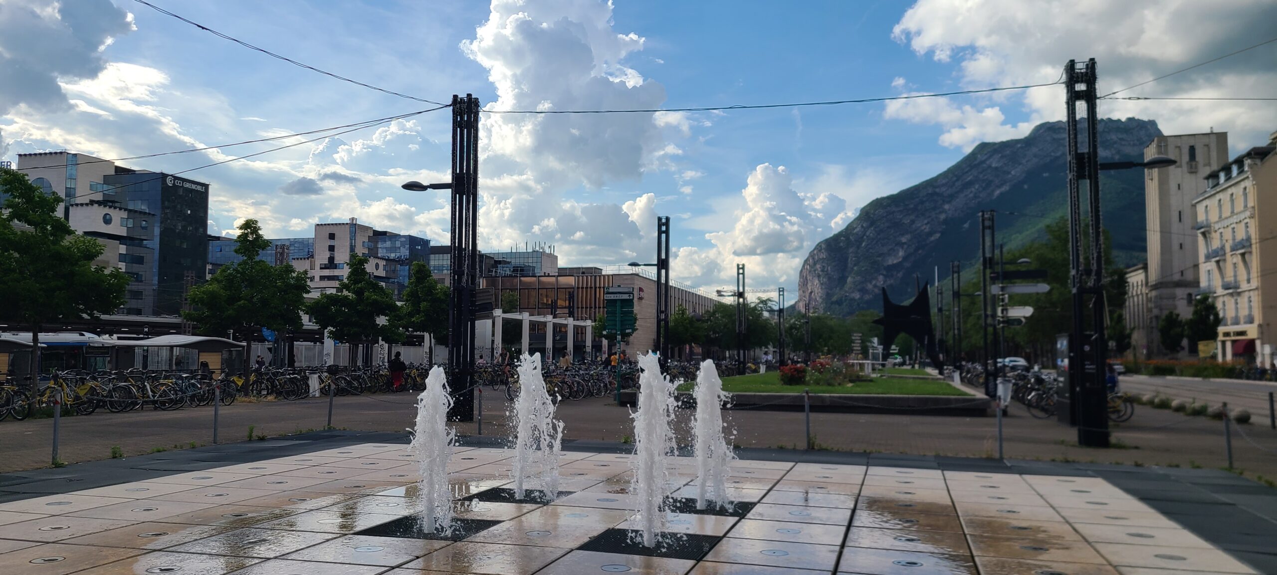 You are currently viewing GRENOBLE, PLACE-DE-LA-GARE
