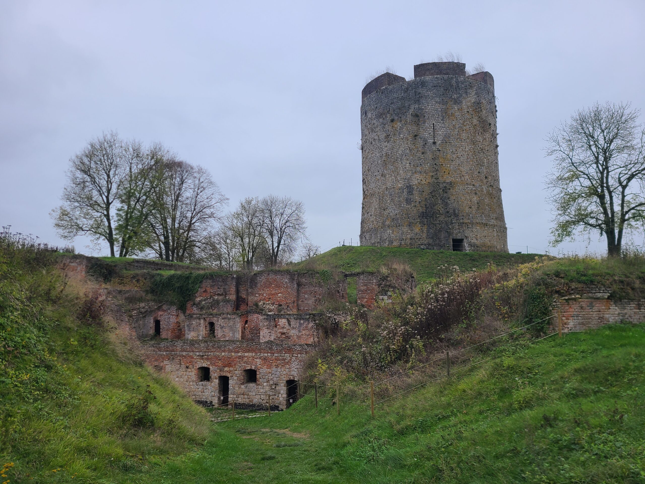 You are currently viewing GUISE, CHÂTEAU-FORT
