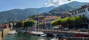 Lire la suite à propos de l’article ITALIE, BELLANO, VILLE