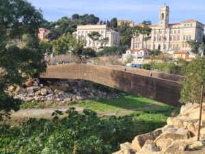 Lire la suite à propos de l’article ITALIE, IMPERIA, PARC-SAINT-LEONARD