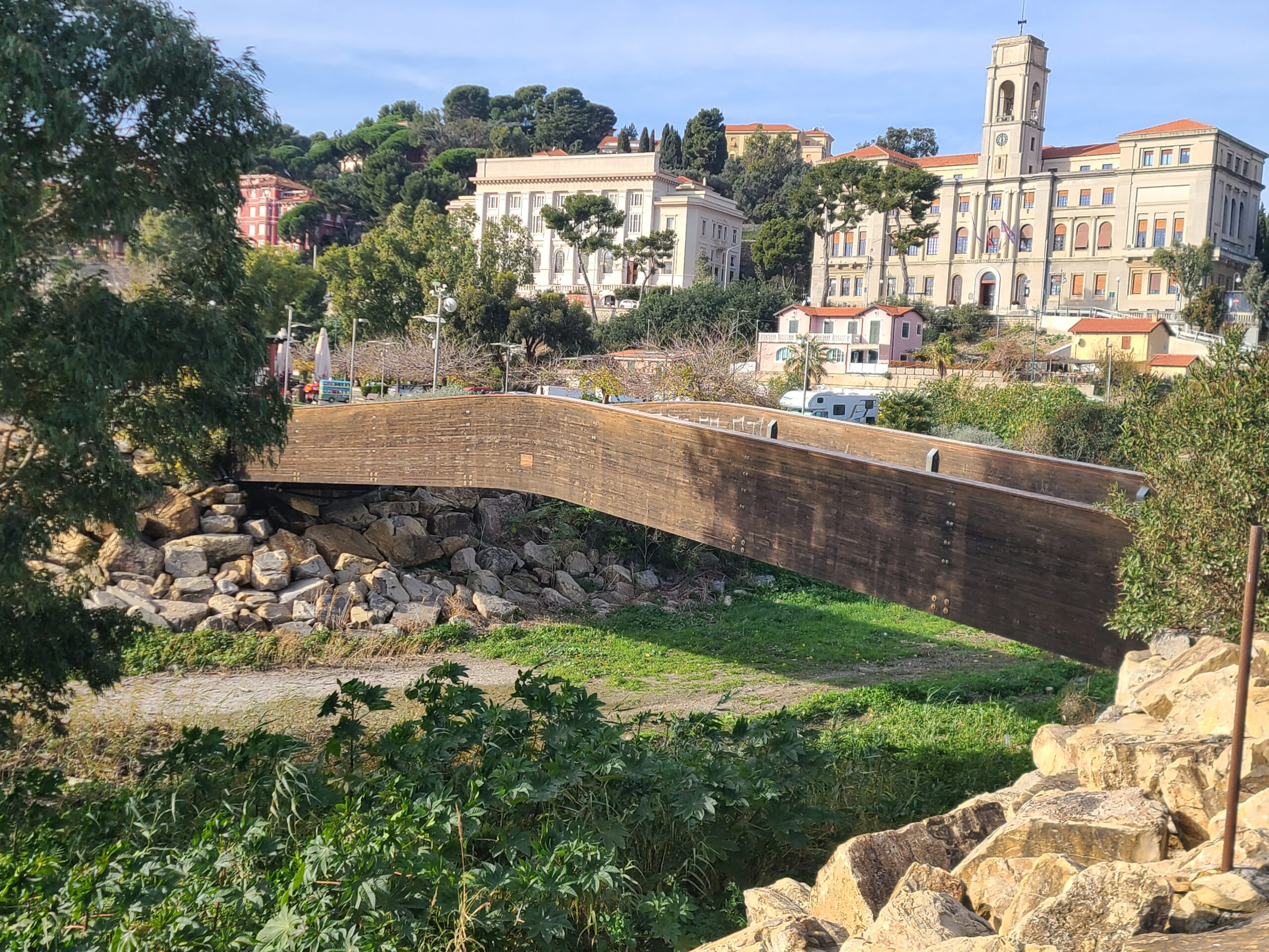Lire la suite à propos de l’article ITALIE, IMPERIA, PARC-SAINT-LEONARD