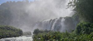 Lire la suite à propos de l’article ITALIE, TERNI, CASCADE-DE-MARMORE