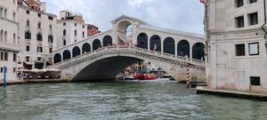 Lire la suite à propos de l’article ITALIE, VENISE, VILLE
