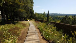 Lire la suite à propos de l’article LIMEUIL, LES-JARDINS-PANORAMIQUES-DE-LIMEUIL