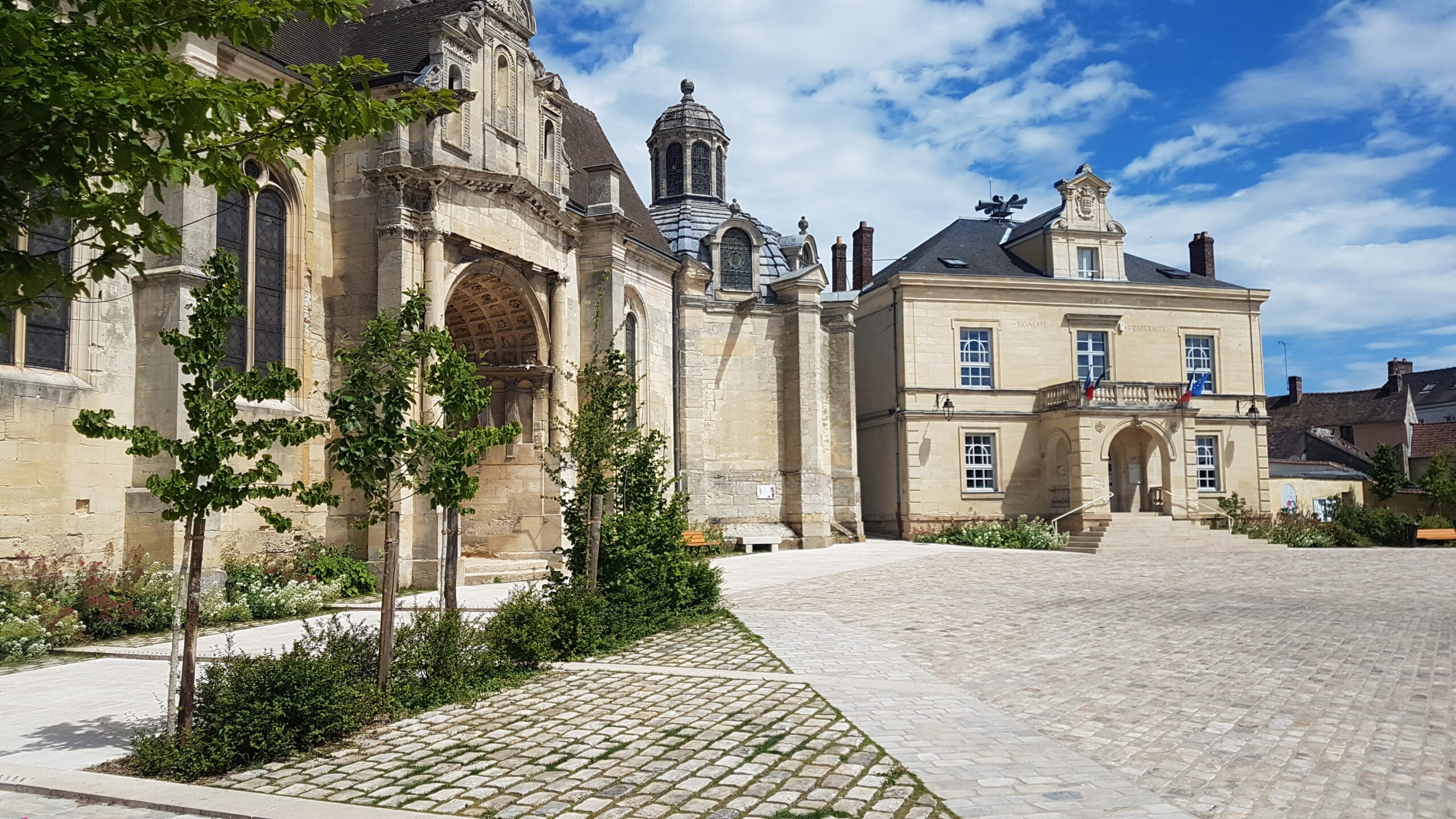 You are currently viewing MARINES, PLACE-DU-MARECHAL-LECLERC