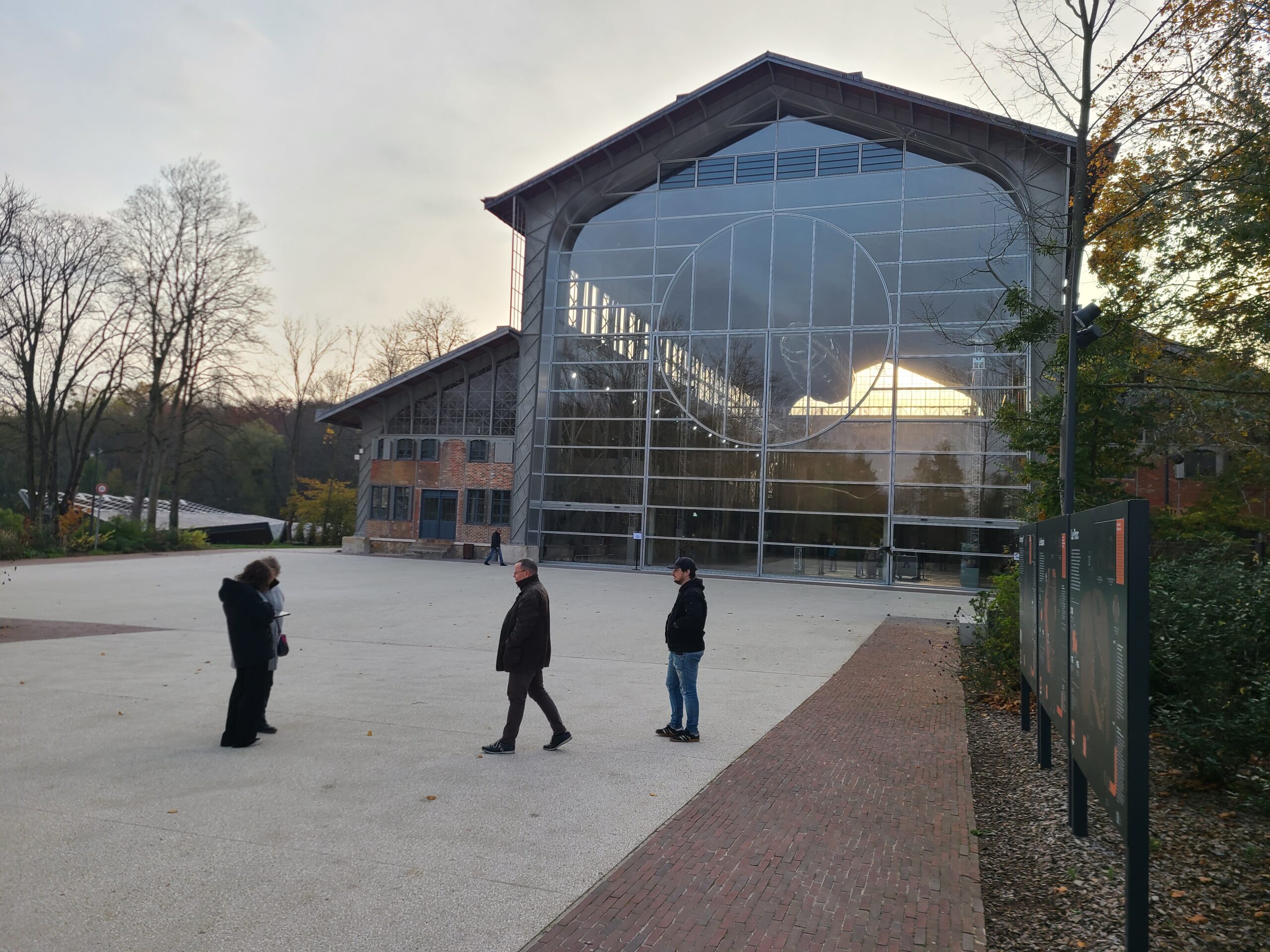 Lire la suite à propos de l’article MEUDON, HANGAR-Y