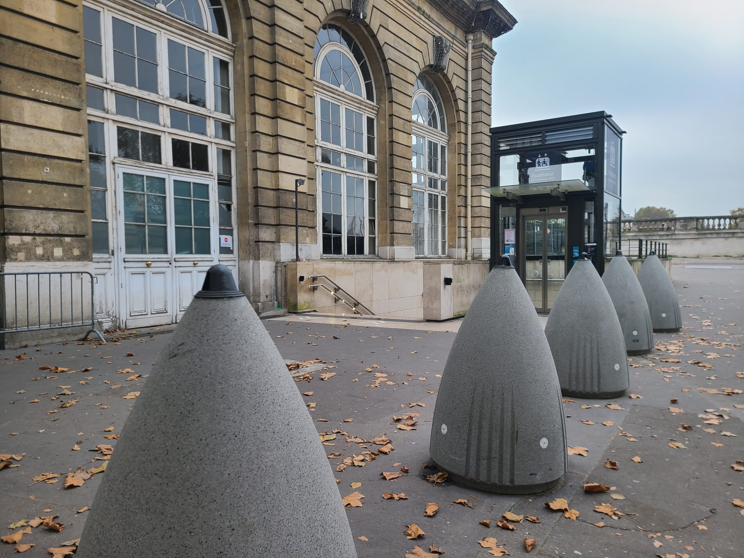 You are currently viewing PARIS, METRO-INVALIDES