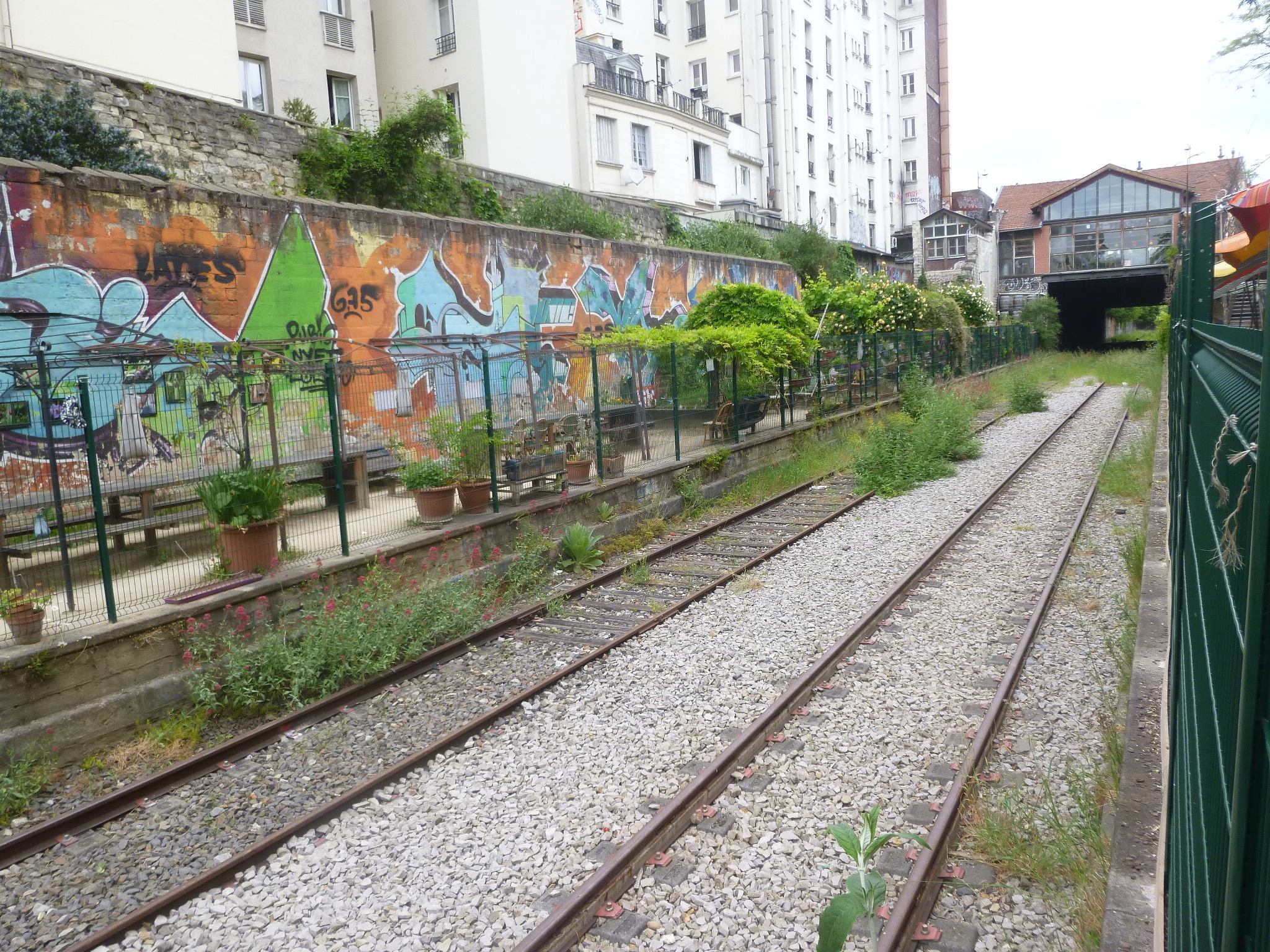 Lire la suite à propos de l’article PARIS, RECYLCLERIE-PETITE-CEINTURE