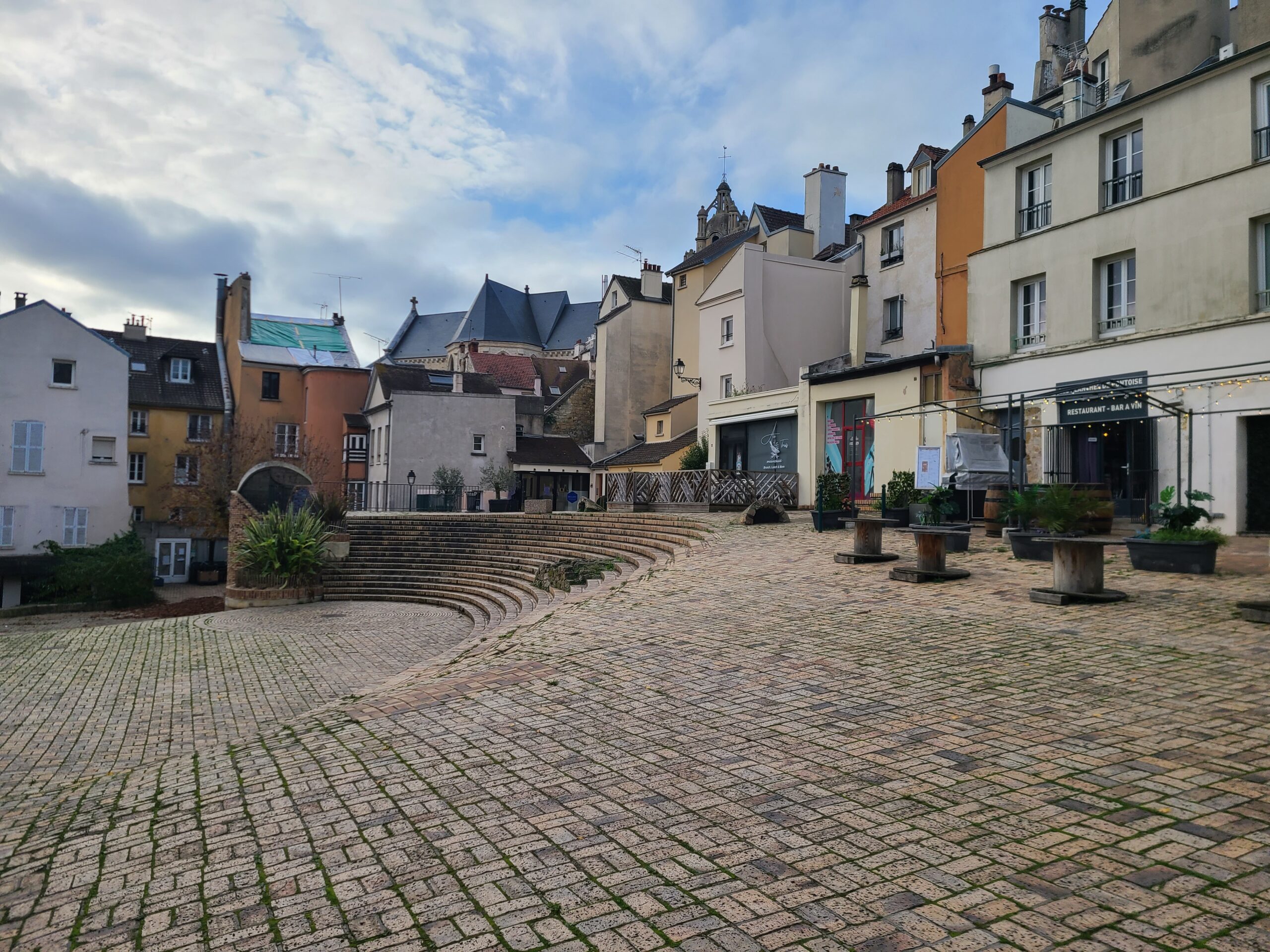 You are currently viewing PONTOISE, CENTRE-VILLE