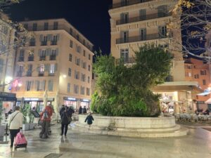 Lire la suite à propos de l’article TOULON, CENTRE-HISTORIQUE