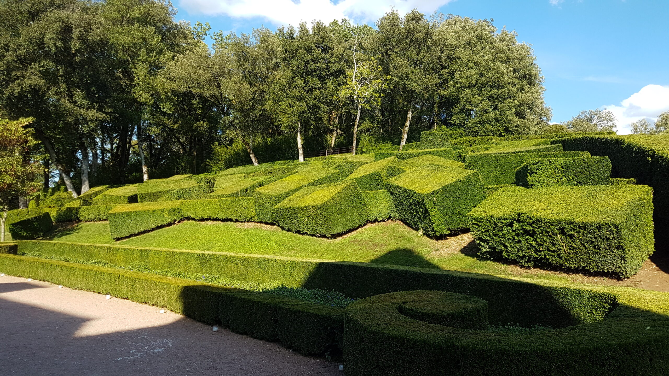 You are currently viewing VÉZAC, JARDINS-DE-MARQUEYSSAC