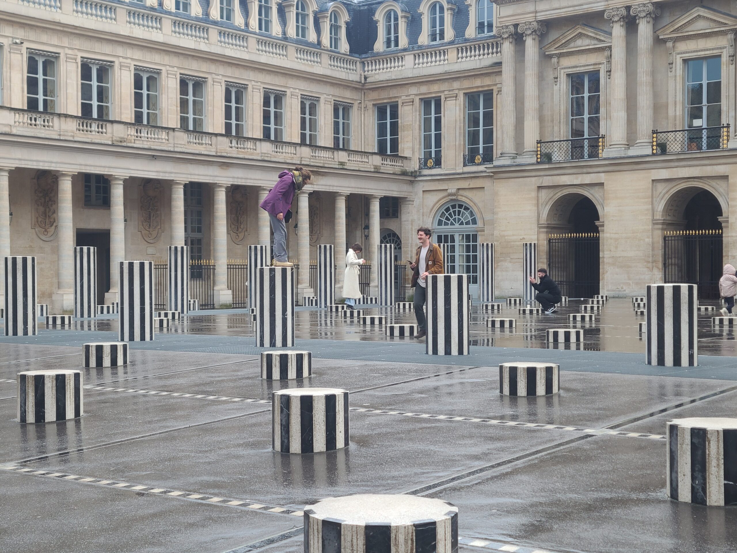 You are currently viewing PARIS, COLONNES-DE-BUREN