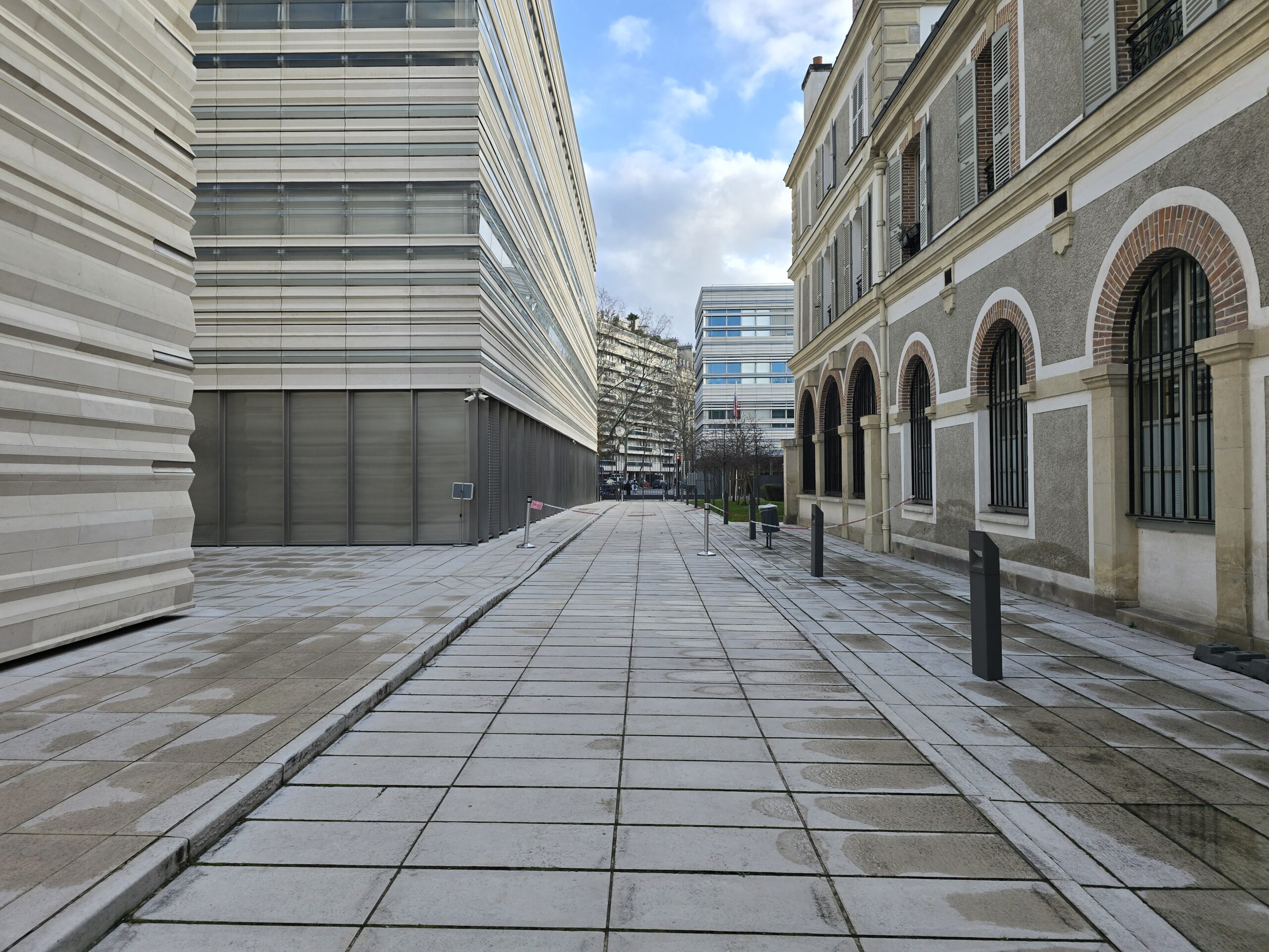 Lire la suite à propos de l’article PARIS, CATHEDRALE-DE-LA-SAINTE-TRINITE