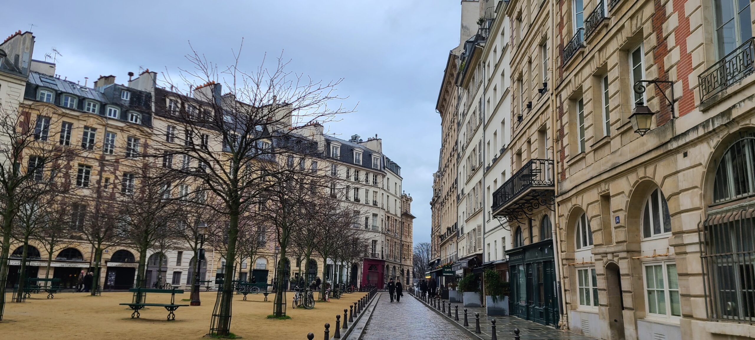 Lire la suite à propos de l’article PARIS, PLACE-DAUPHINE
