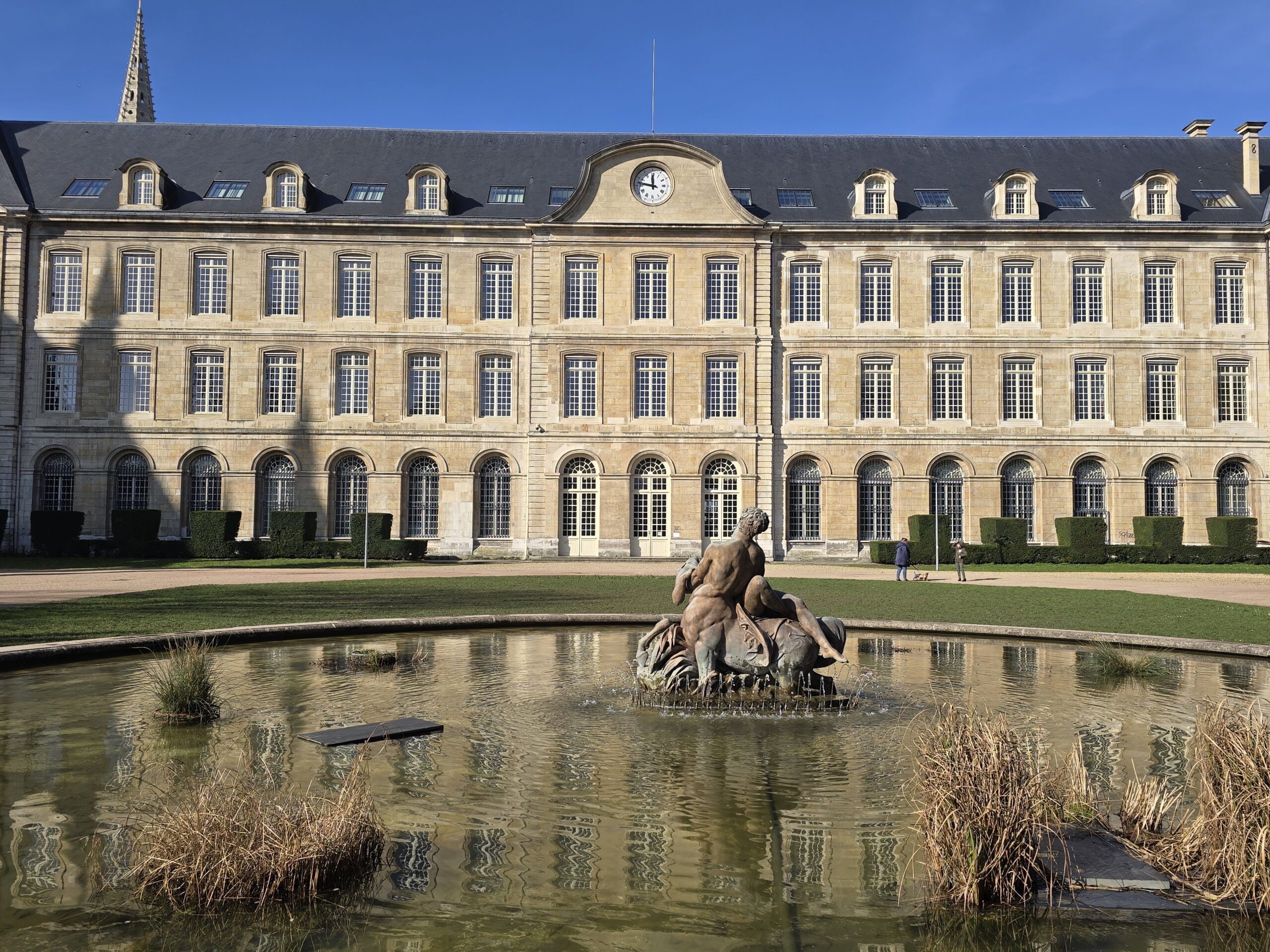 Lire la suite à propos de l’article ROUEN, PARC-DE-L-HOTEL-DE-VILLE
