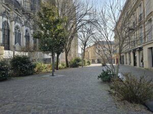 Lire la suite à propos de l’article ROUEN, PLACE-DE-LA-CATHEDRALE